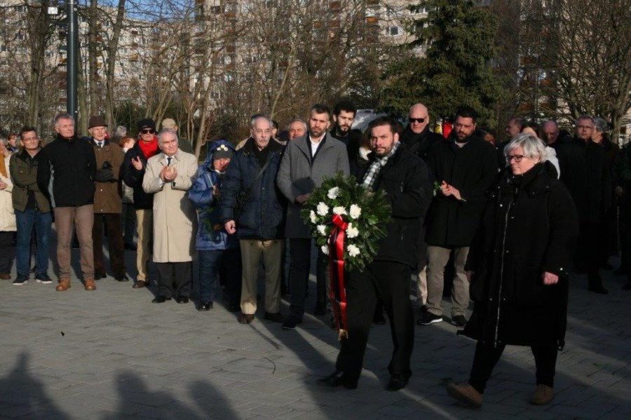 Mártír emlékmű koszorúzás